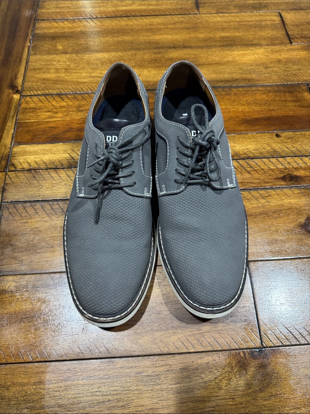 Madden by Steve Madden Men’s Gray Casual Lace-Up Shoes. Size 9.
